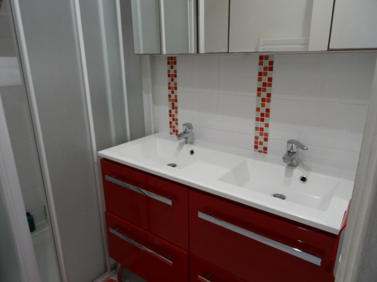 Maison D'Hotes Les Roses Tremieres 샤클레 외부 사진