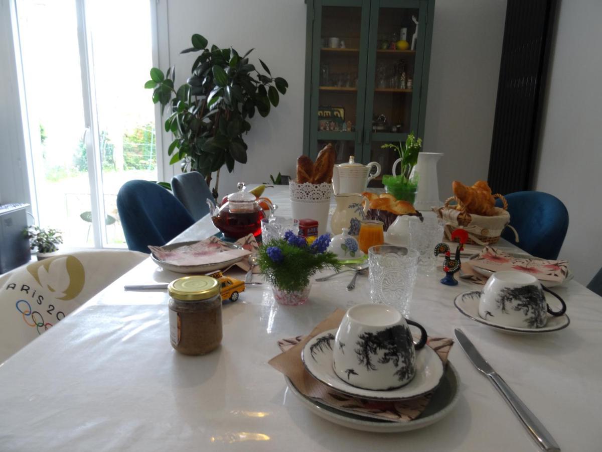 Maison D'Hotes Les Roses Tremieres 샤클레 외부 사진
