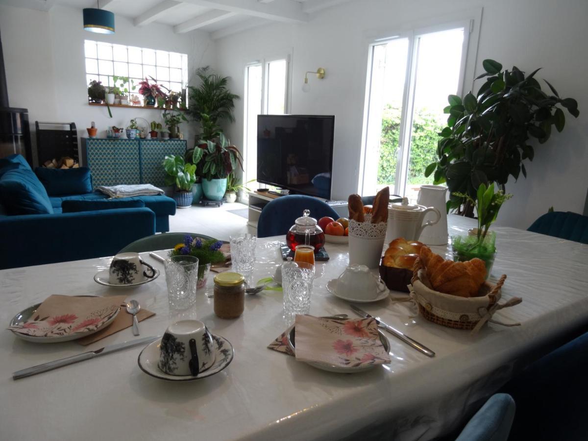 Maison D'Hotes Les Roses Tremieres 샤클레 외부 사진